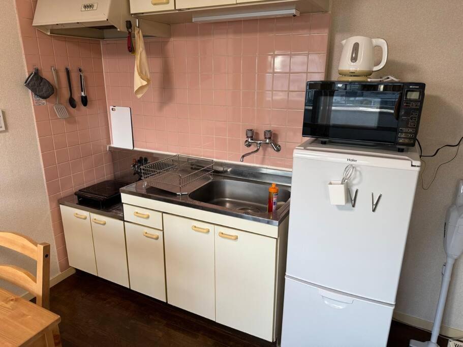 Sun White Gyoutoku 301 Appartement *