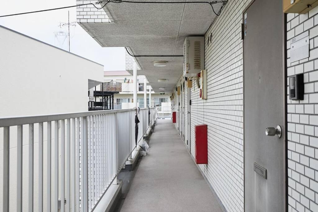 Apartment Sun White Gyoutoku 301